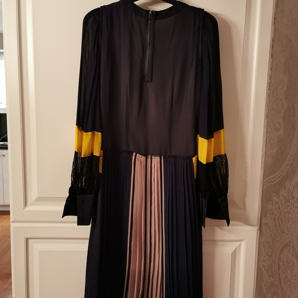 BCBG MaxAzria RUNWAY silk dress - Picture 8 of 10